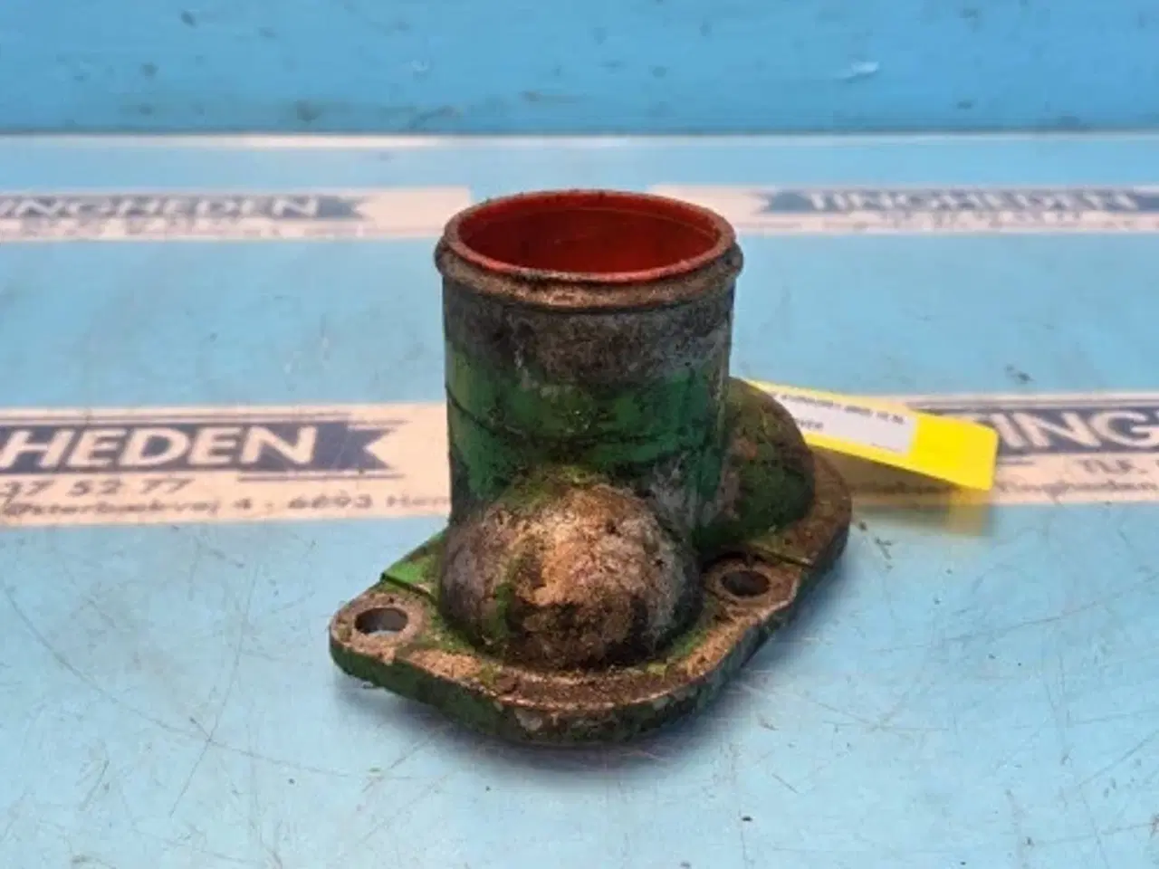 Billede 7 - John Deere 6125HZ001 Thermostat Døksel RE502570