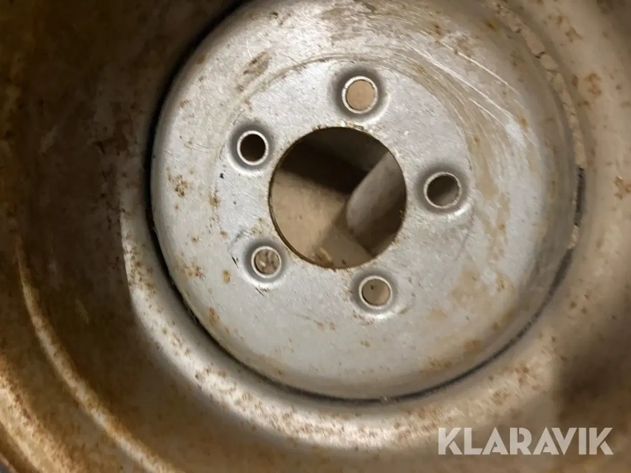 Billede 6 - Dæk med fælg BKT 1 styk