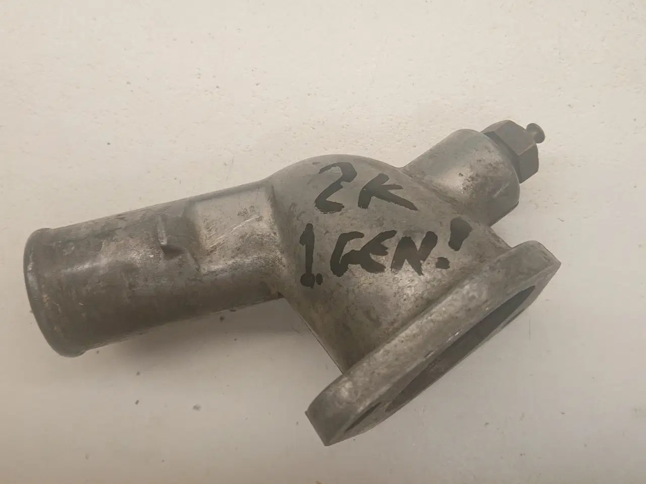 Billede 2 - Toyota Starlet termostat hus