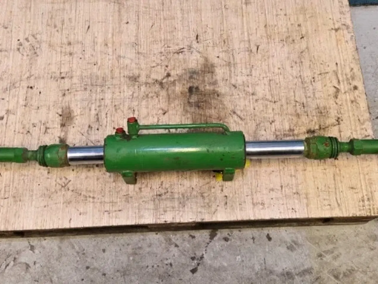 Billede 18 - John Deere 6215R Styrecylinder AL224302