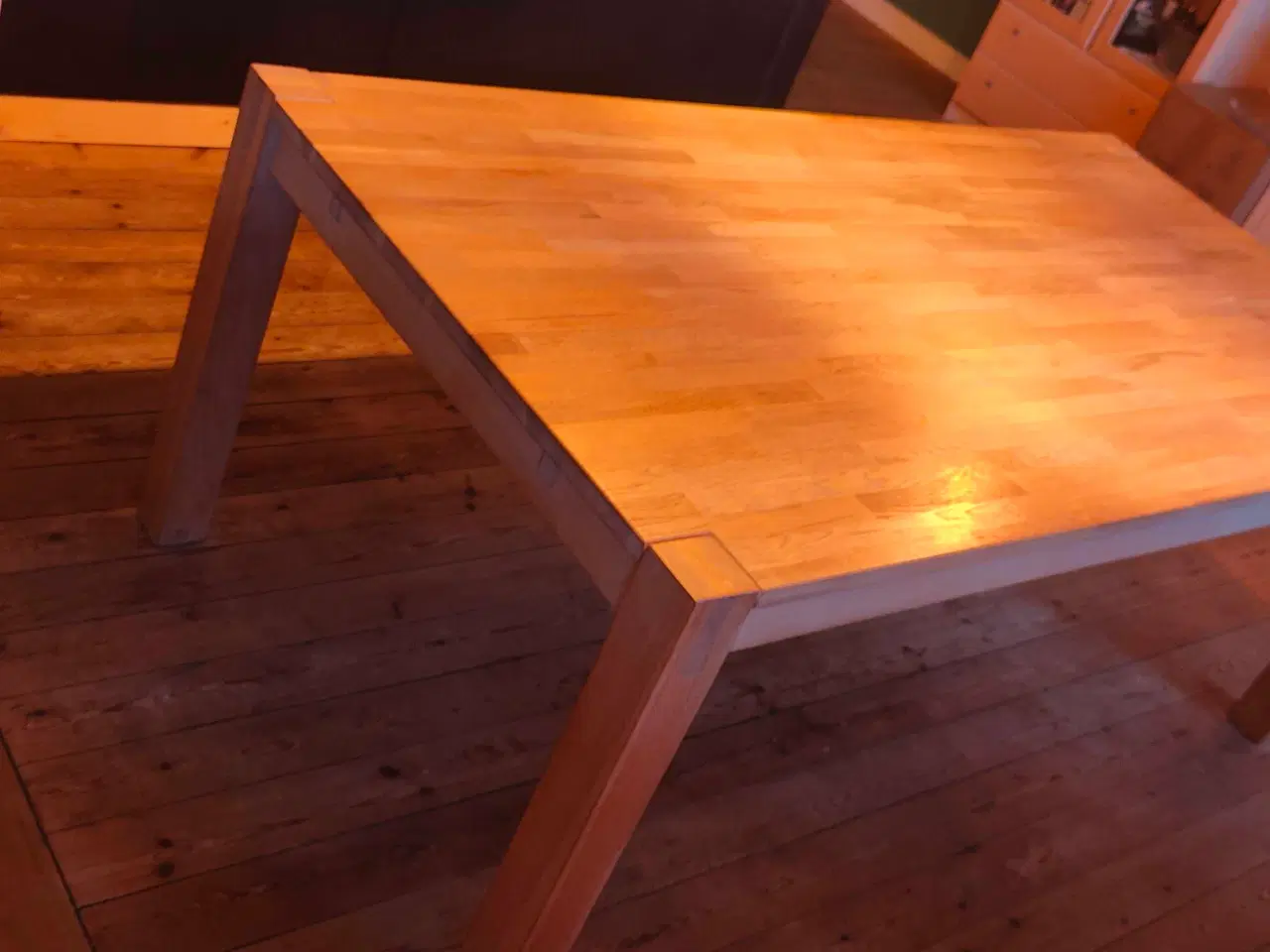 Billede 1 - Spisebord + 6 stole EG behandlet 2 tillægsplader