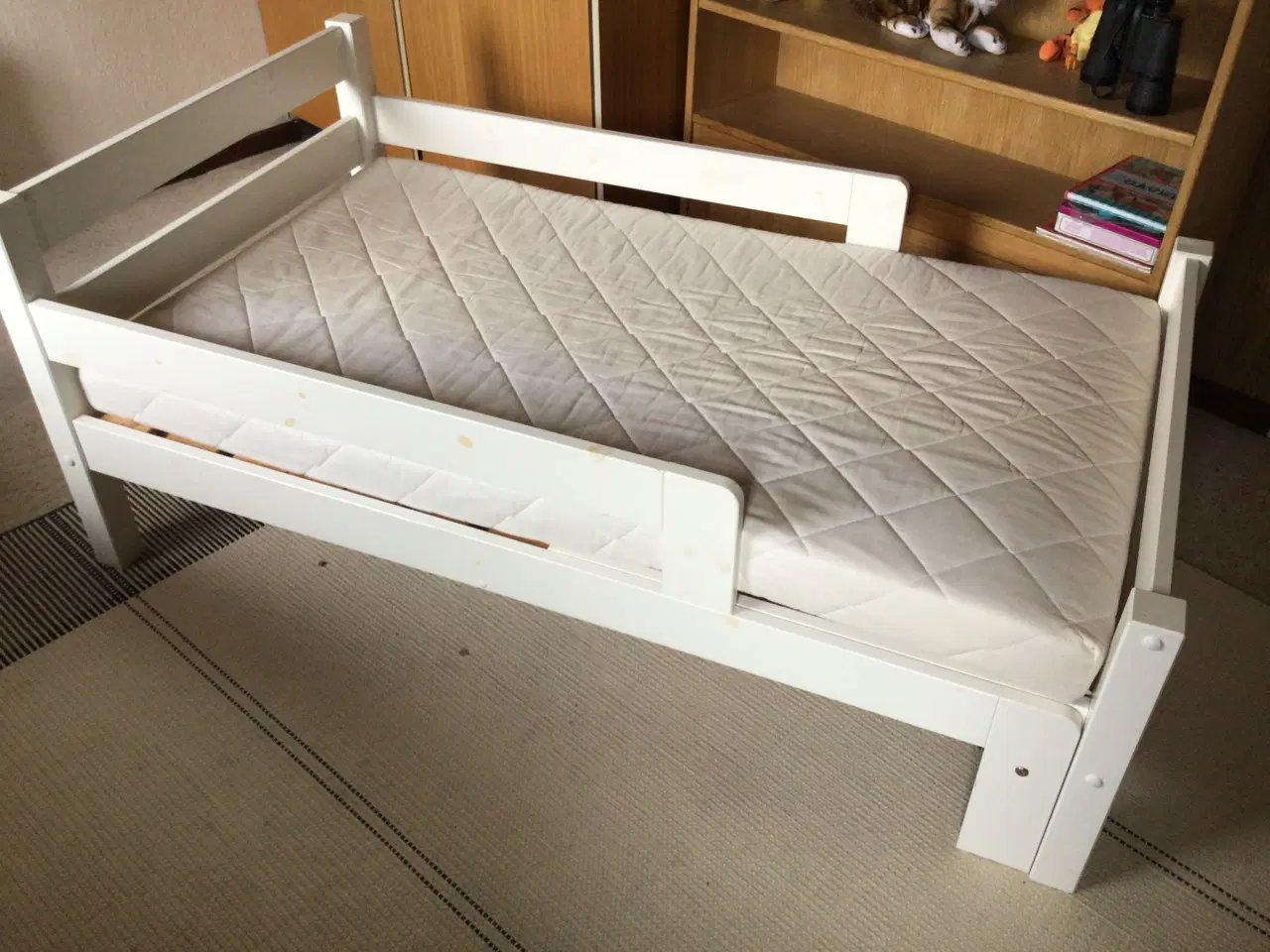 Billede 3 - Barneseng som kan trækkes ud