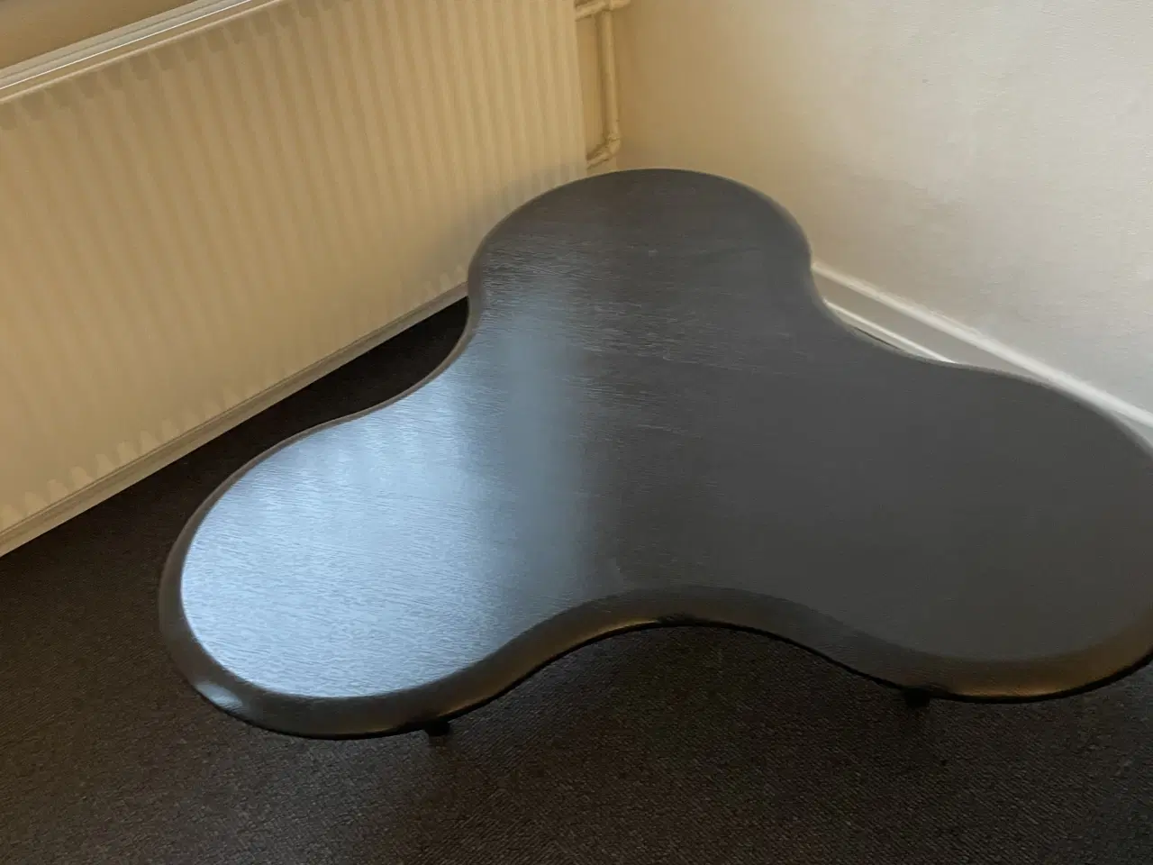 Billede 2 - Super fin sort lakeret eg sofabord 