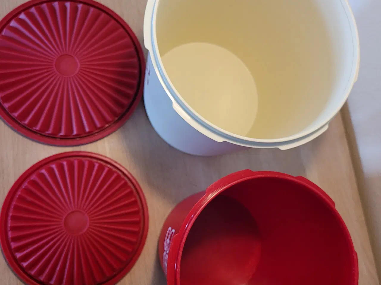 Billede 2 - Tupperware bøtter store 2 stk.
