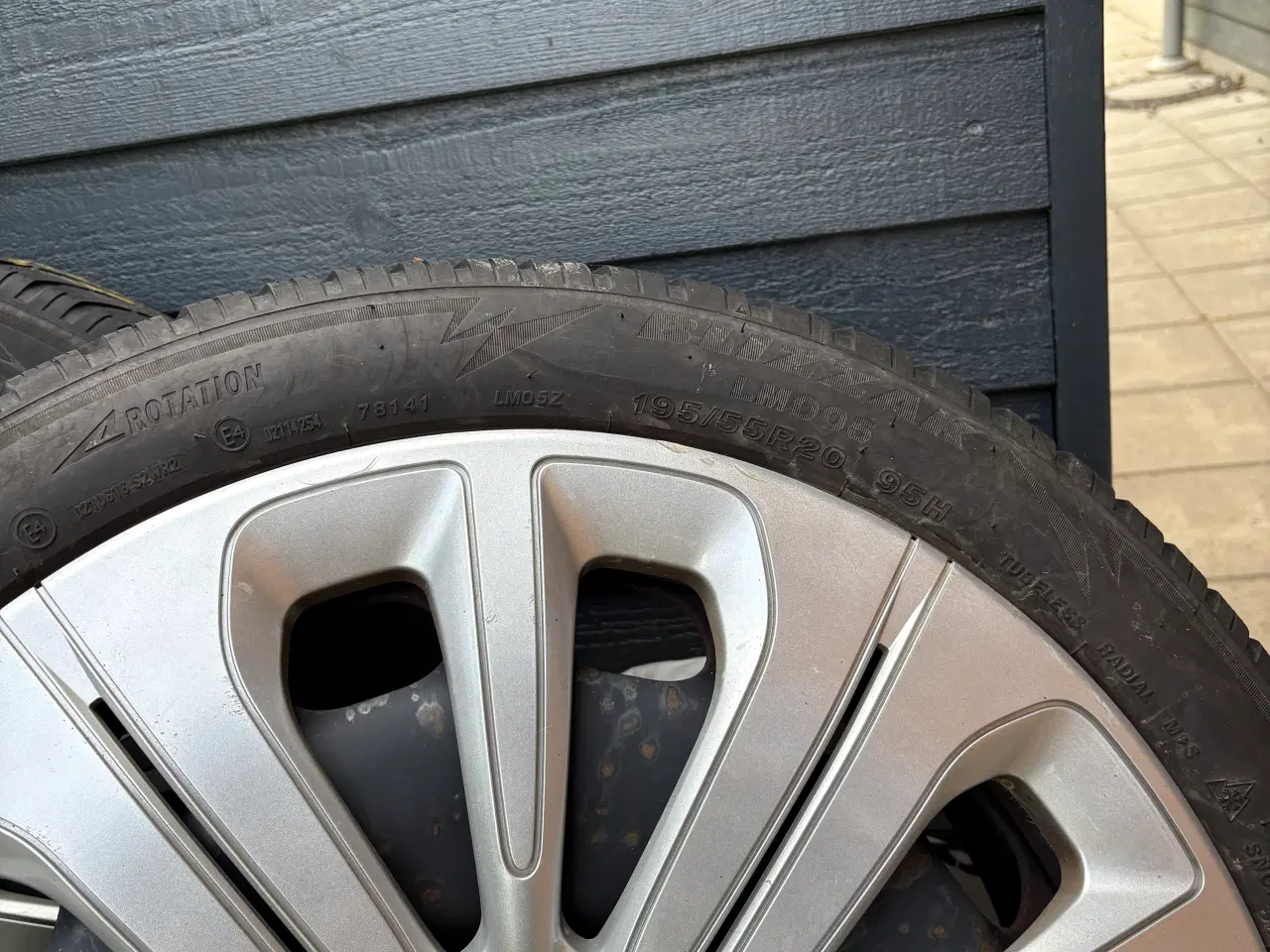 Billede 3 - Bridgestone dæk med Renault fælg 4x