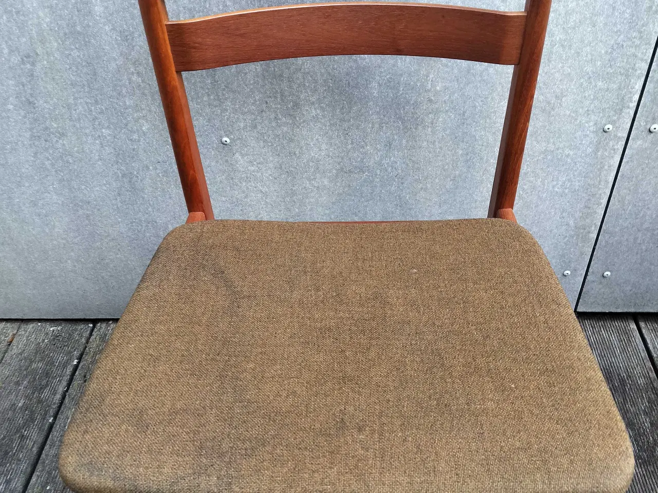Billede 2 - To teaktræs spisestole.