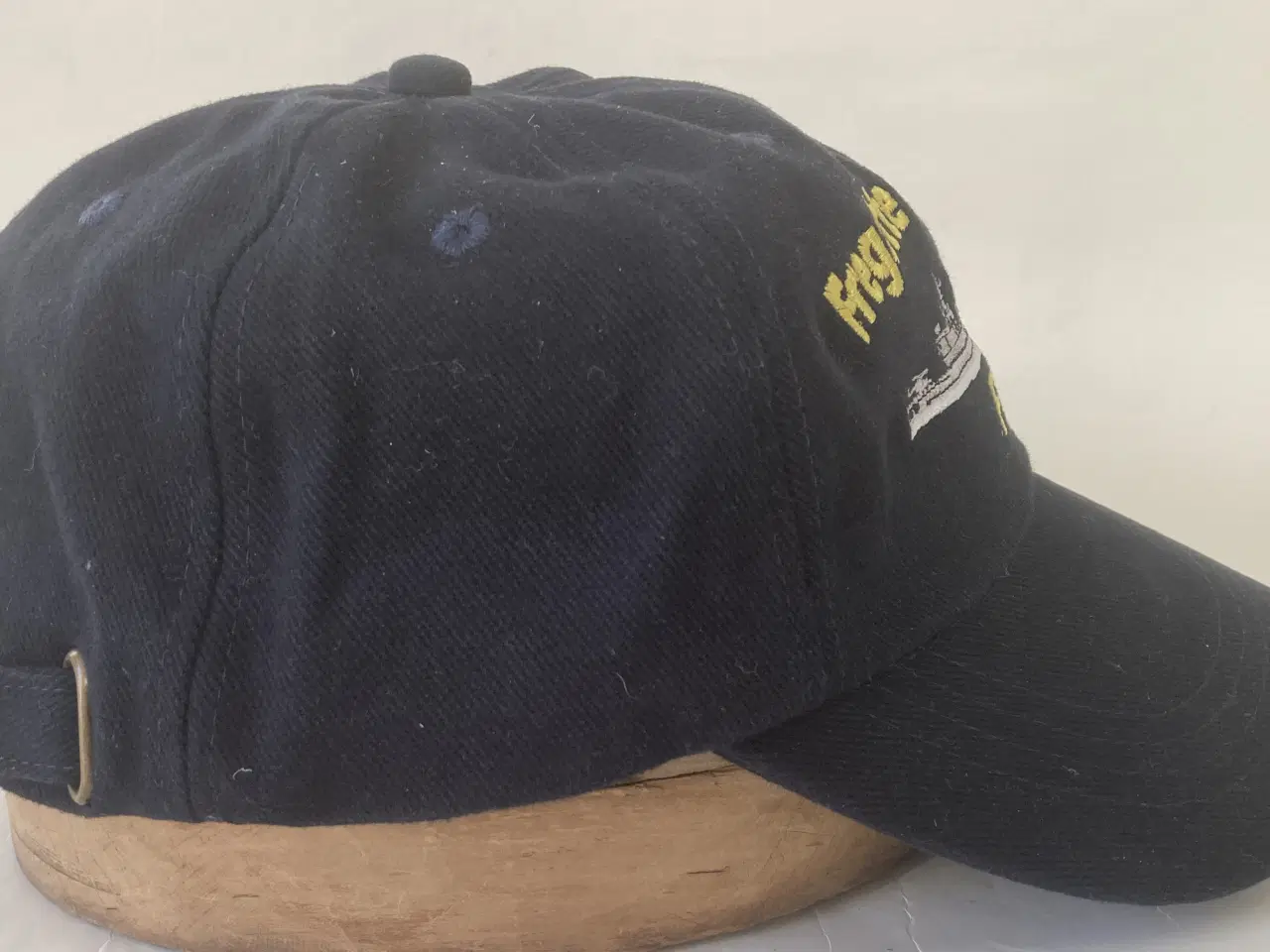 Billede 2 - Fregatte Brandenburg F 215 Cap