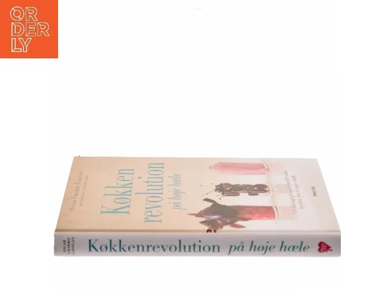 Billede 2 - Køkkenrevolution på høje hæle : 110 fabelagtige opskrifter til travle kvinder, der vil spise sundt af Oscar Umahro Cadogan (Bog)