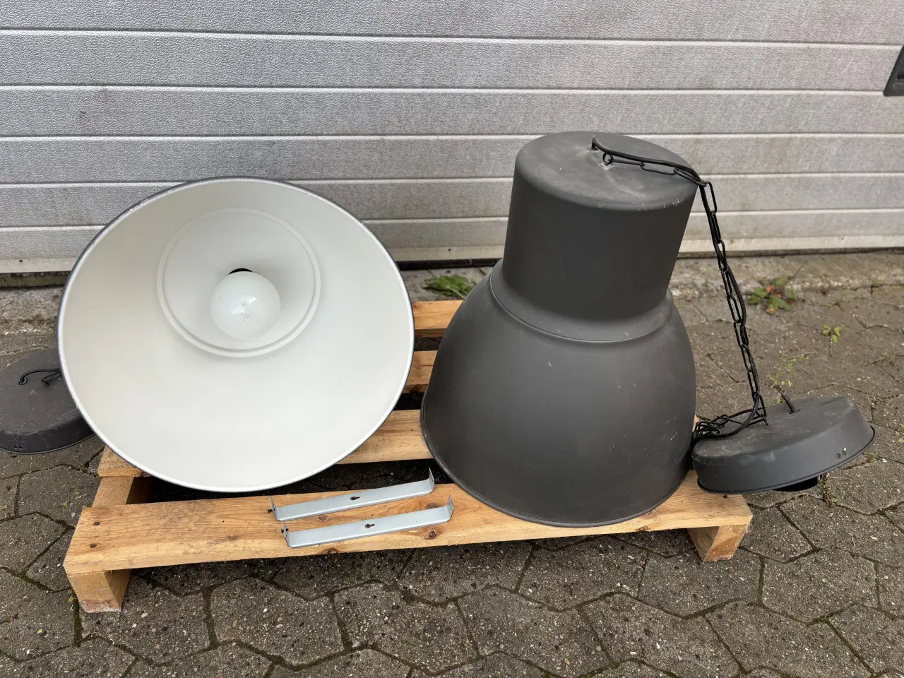 Billede 5 - Industrilamper 2 stk