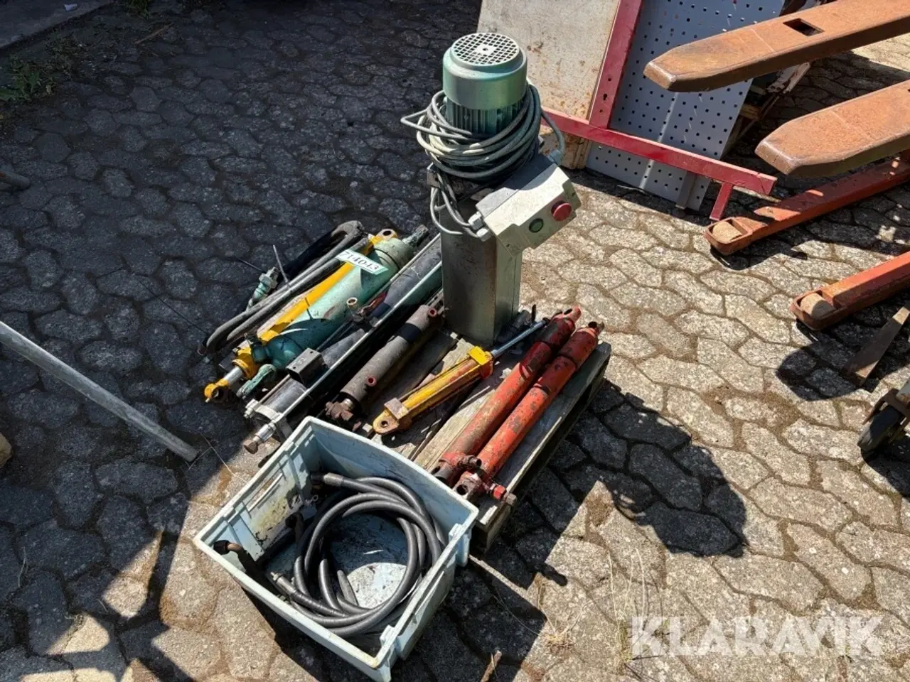 Billede 1 - Hydraulikstation og stempler