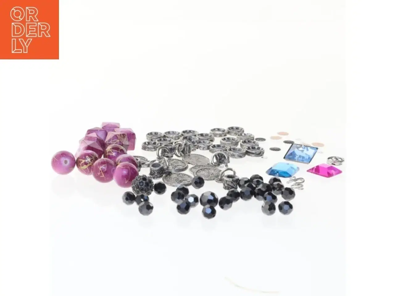 Billede 1 - Perler og smykkedele mix (str. 2 cm)
