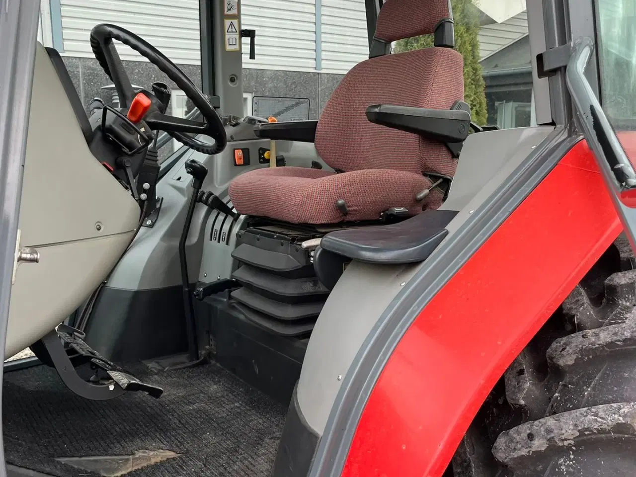 Billede 7 - Massey Ferguson 4255 Meget velholdt traktor med Quicke 640 frontlæsser