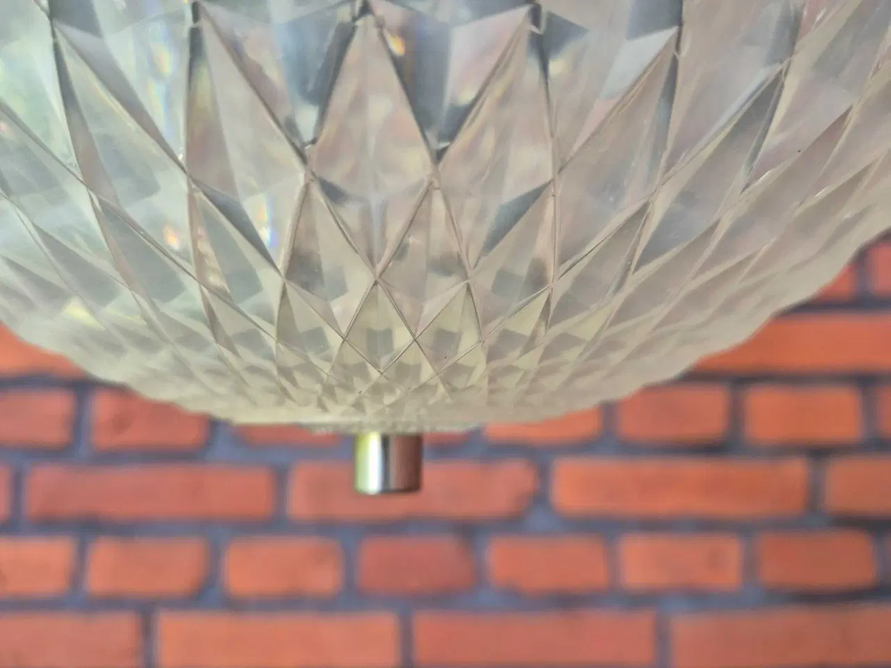 Billede 12 - Sjælden kuglelampe i plast med mavebælte i metal