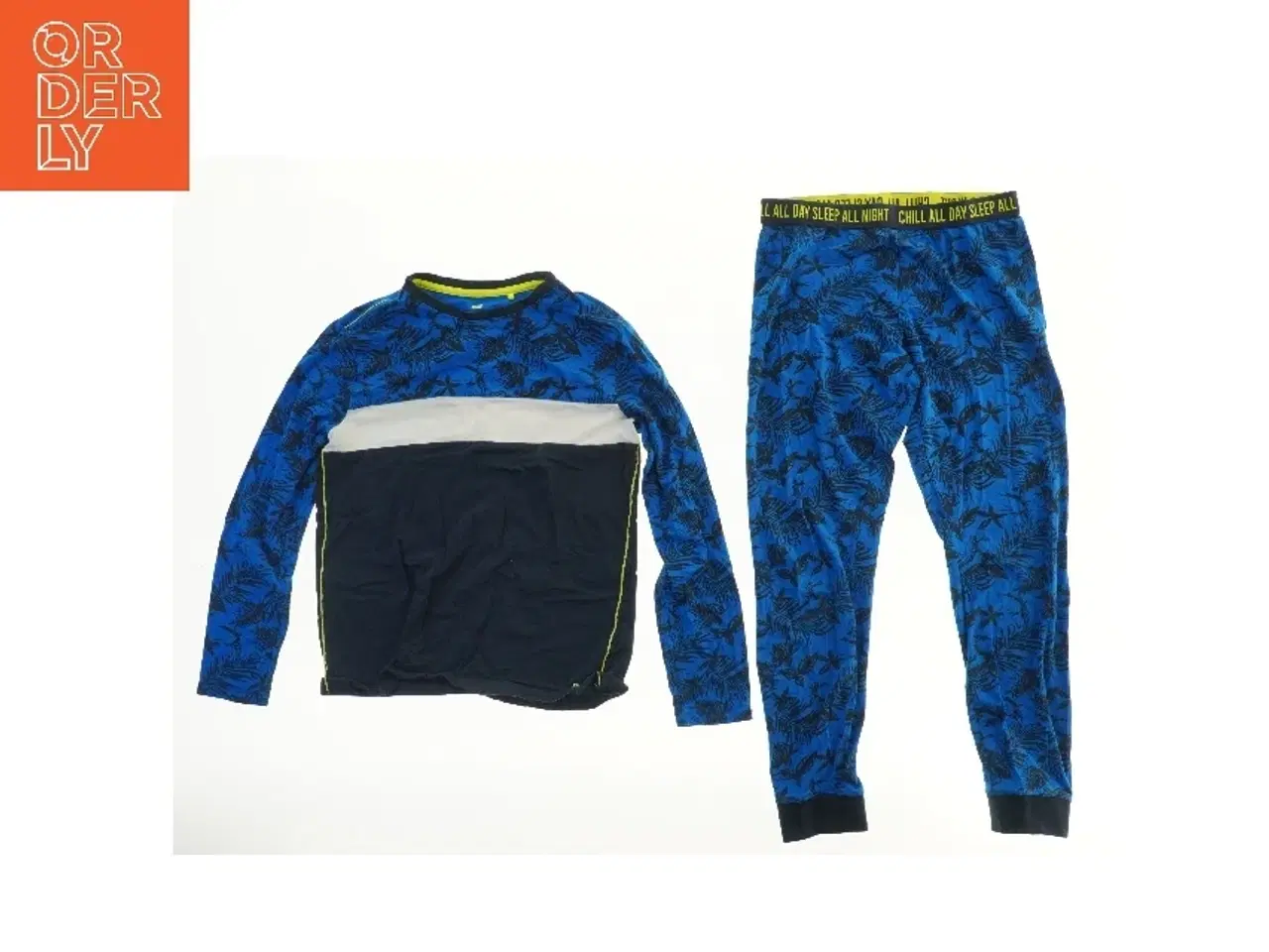 Billede 2 - Nattøj 146 cm