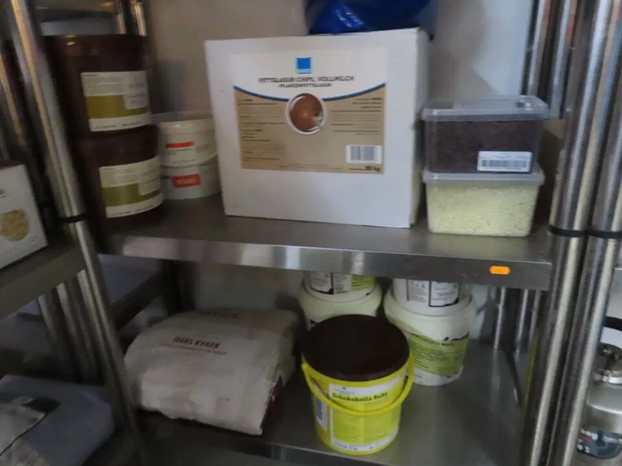 Billede 14 - Div. reoler med indhold