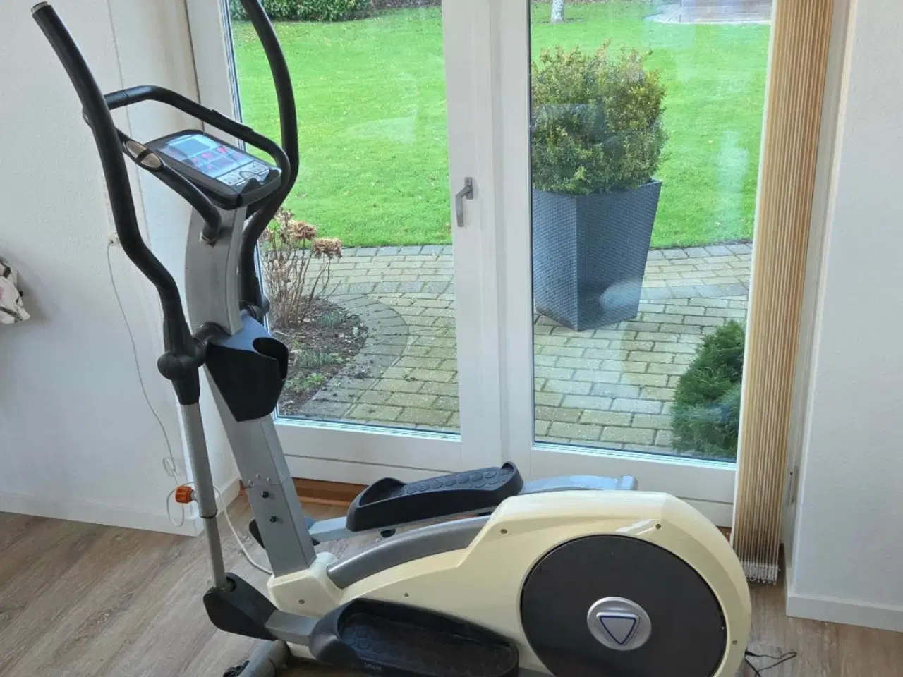 Billede 3 -  God Crosstrainer  CardioStrong EX40