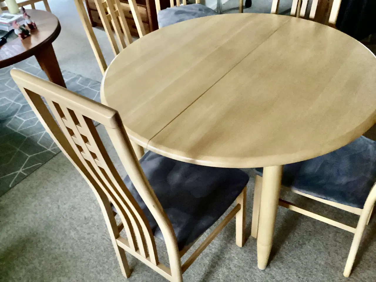 Billede 1 - Rund spisebord ø 110 + tillægsplade 40 cm 