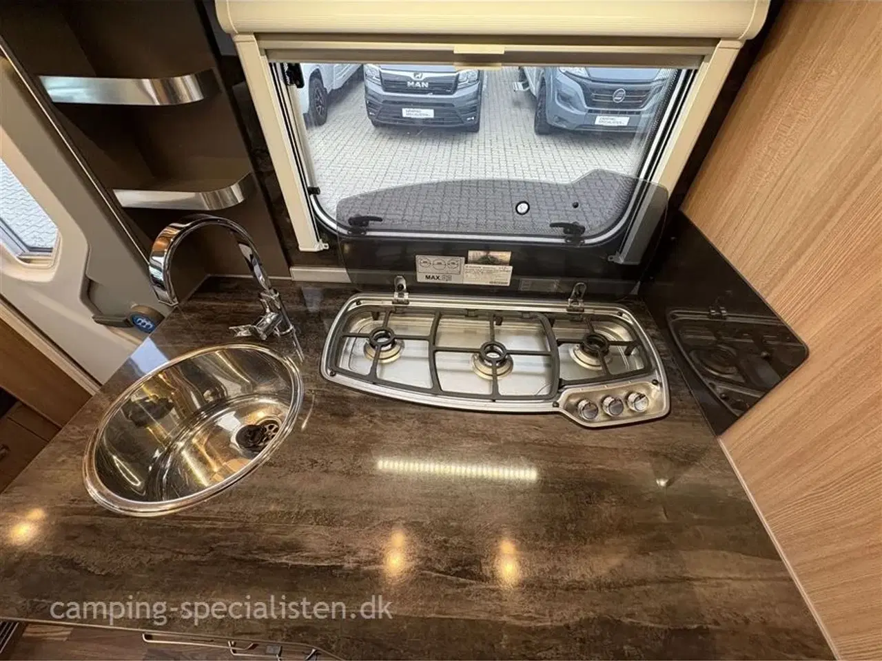 Billede 12 - 2016 - Knaus Sky TI 650 MEG Knaus Sky Ti 650 MEG Silver Selection 2016 - Kan ses nu hos Camping-Specialisten.dk