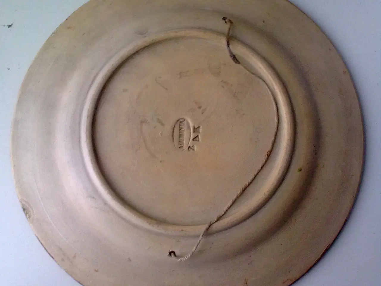 Billede 3 - Dansk lertøj ALUMINIA tallerken maleri signeret