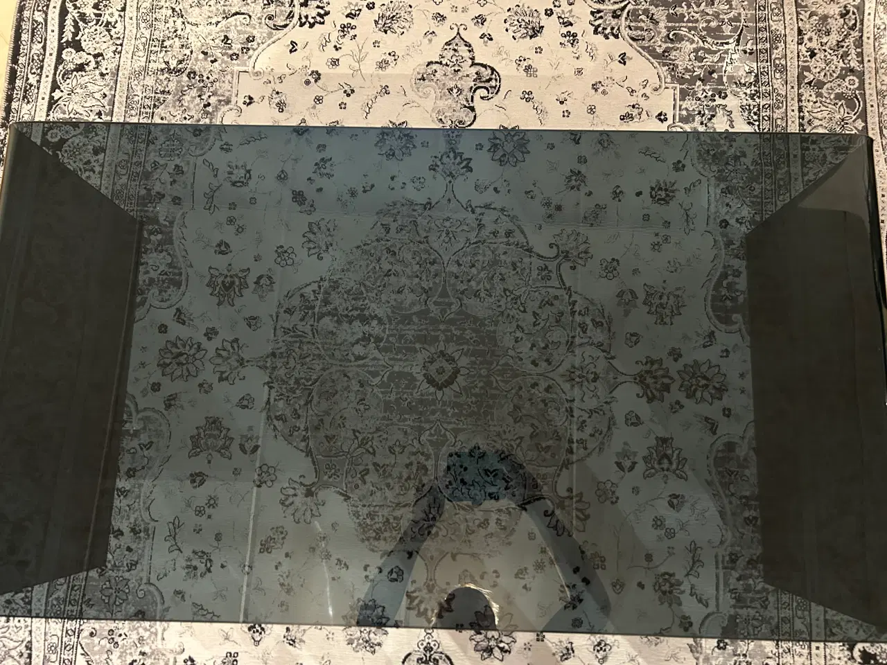 Billede 4 - Super flot glas bord i hærdet glas.