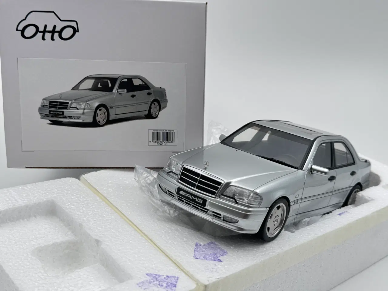 Billede 9 - 1990 Mercedes C36 AMG C-Klasse - 1:18