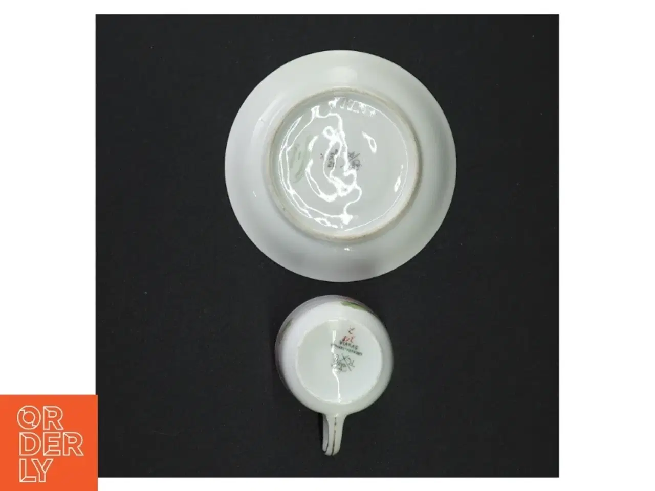 Billede 2 - Porcelænskop og underkop med rosenmotiv (str. 10 x 6 cm)