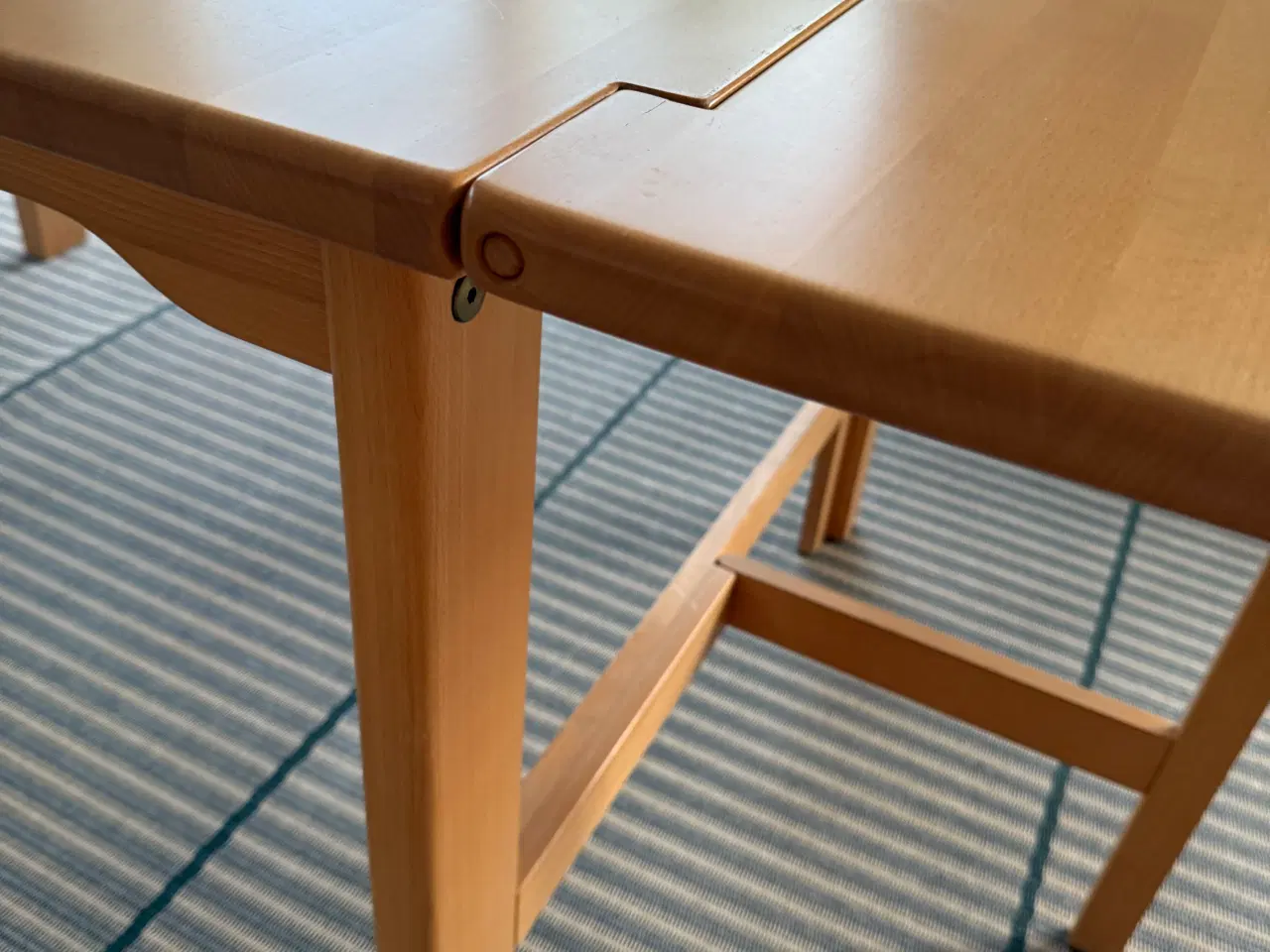 Billede 3 - Spisebord i massiv bøg