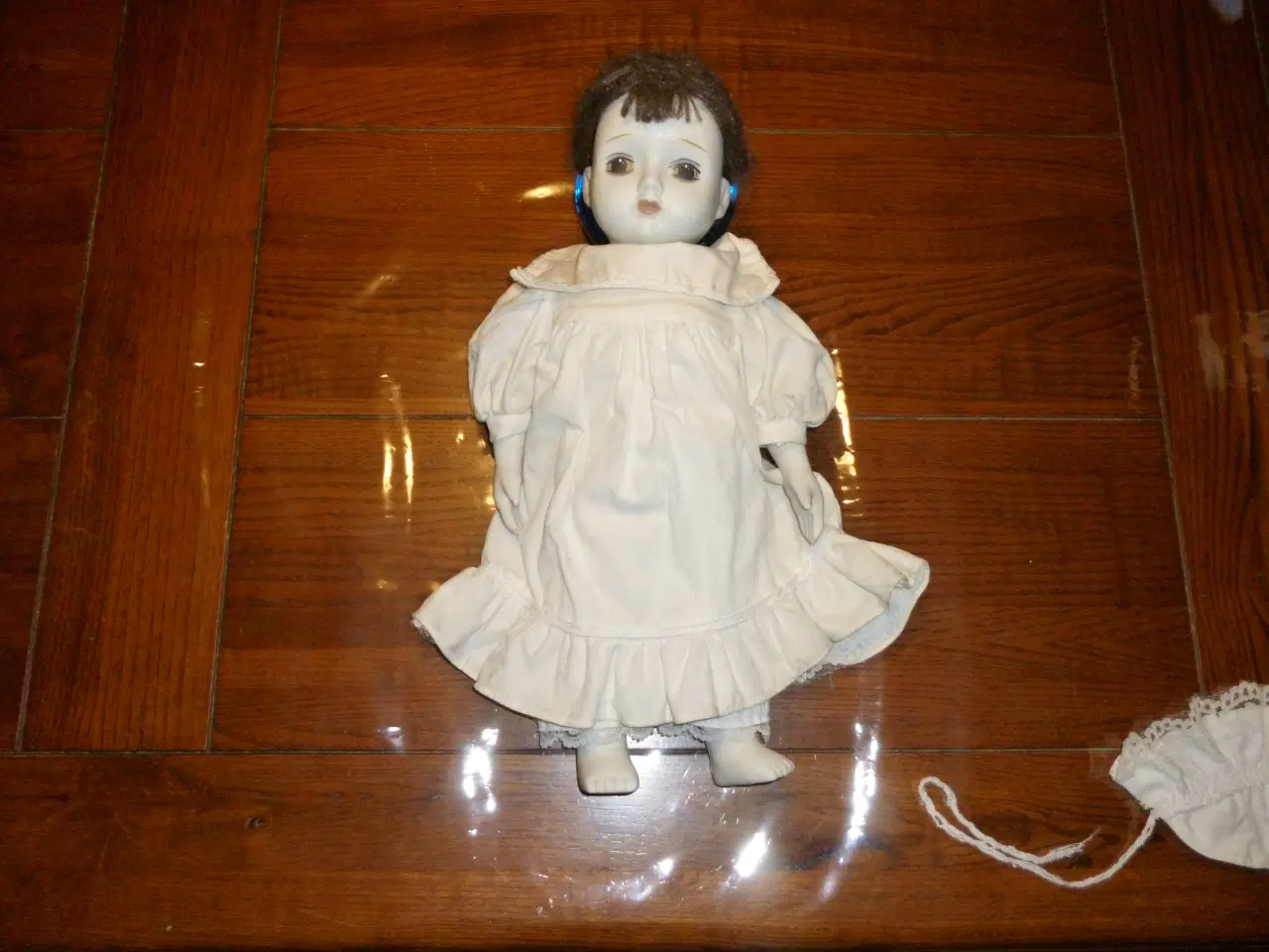 Billede 1 - Fin Porcelæns dukke