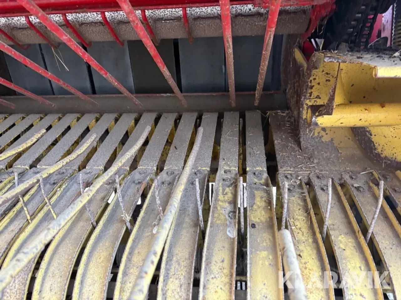 Billede 7 - Rundballepresser New Holland 654