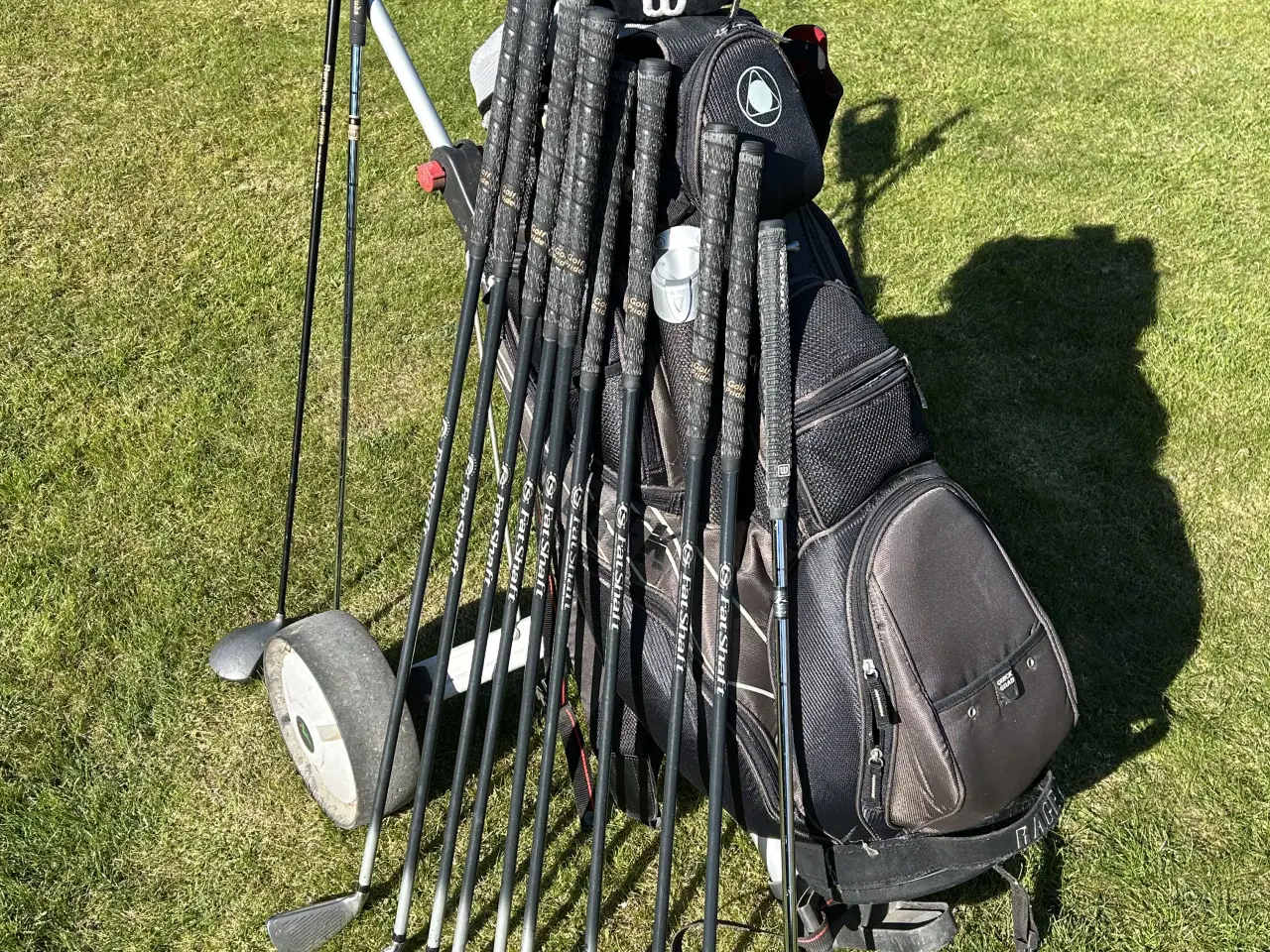 Billede 1 - Golfsæt komplet med alt hvad du skal bruge!