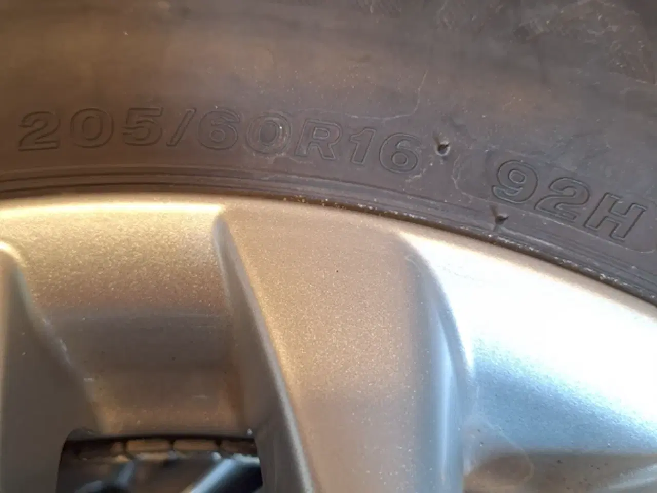 Billede 5 - Suzuki sommerdæk på alufælge