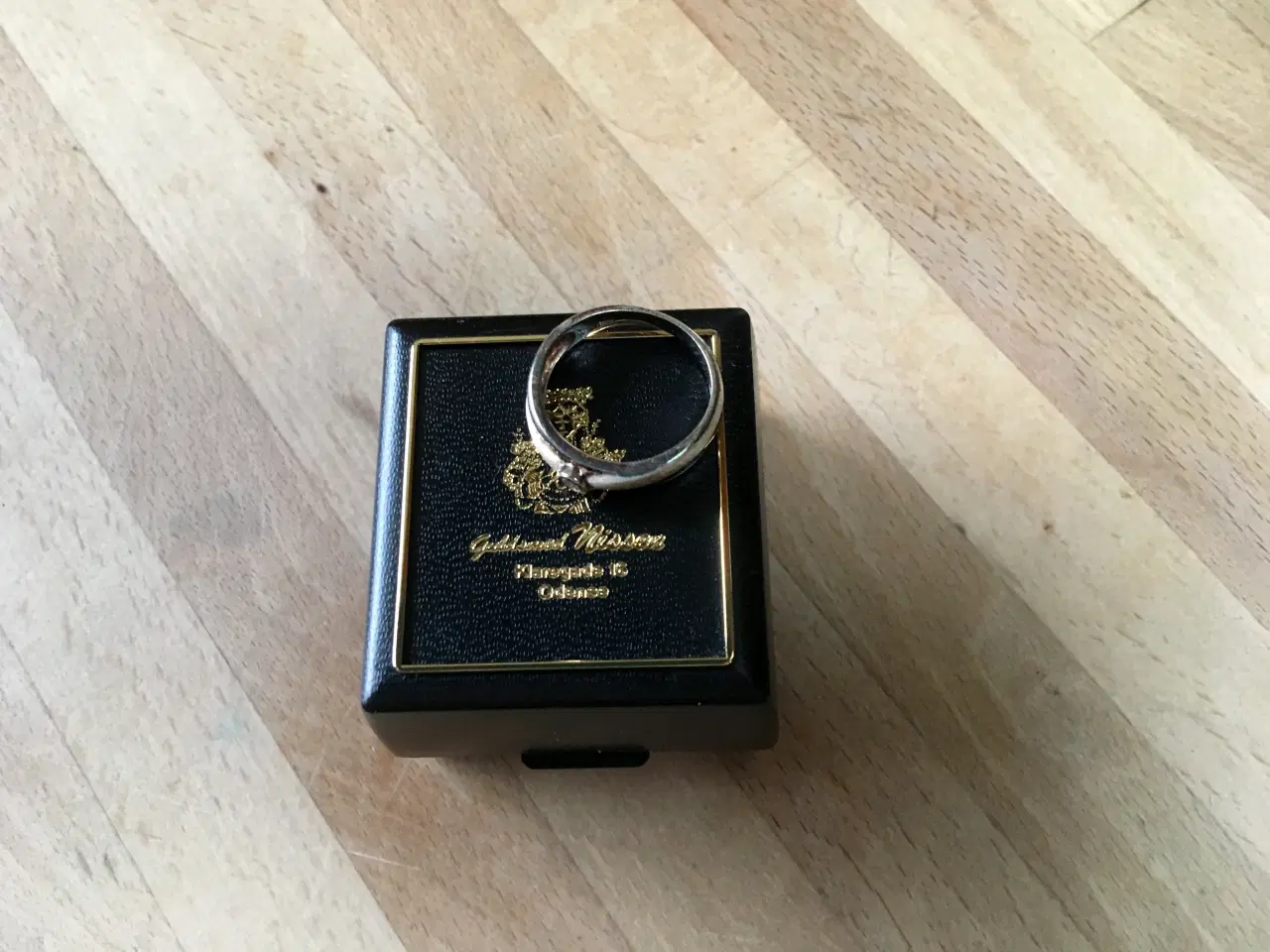 Billede 4 - Fingerring i sølv med hvid zirkon