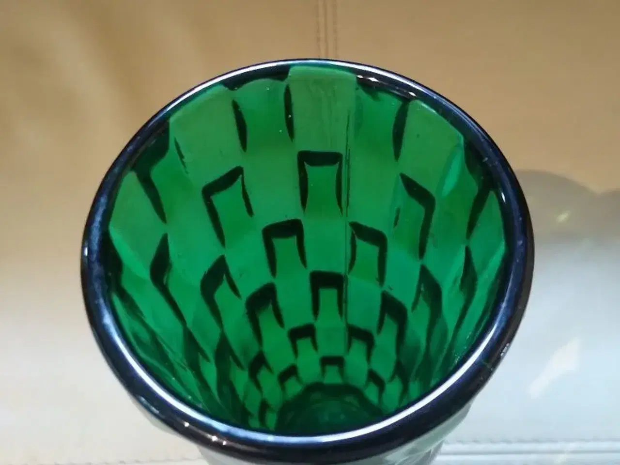 Billede 2 - Flot grøn glasvase
