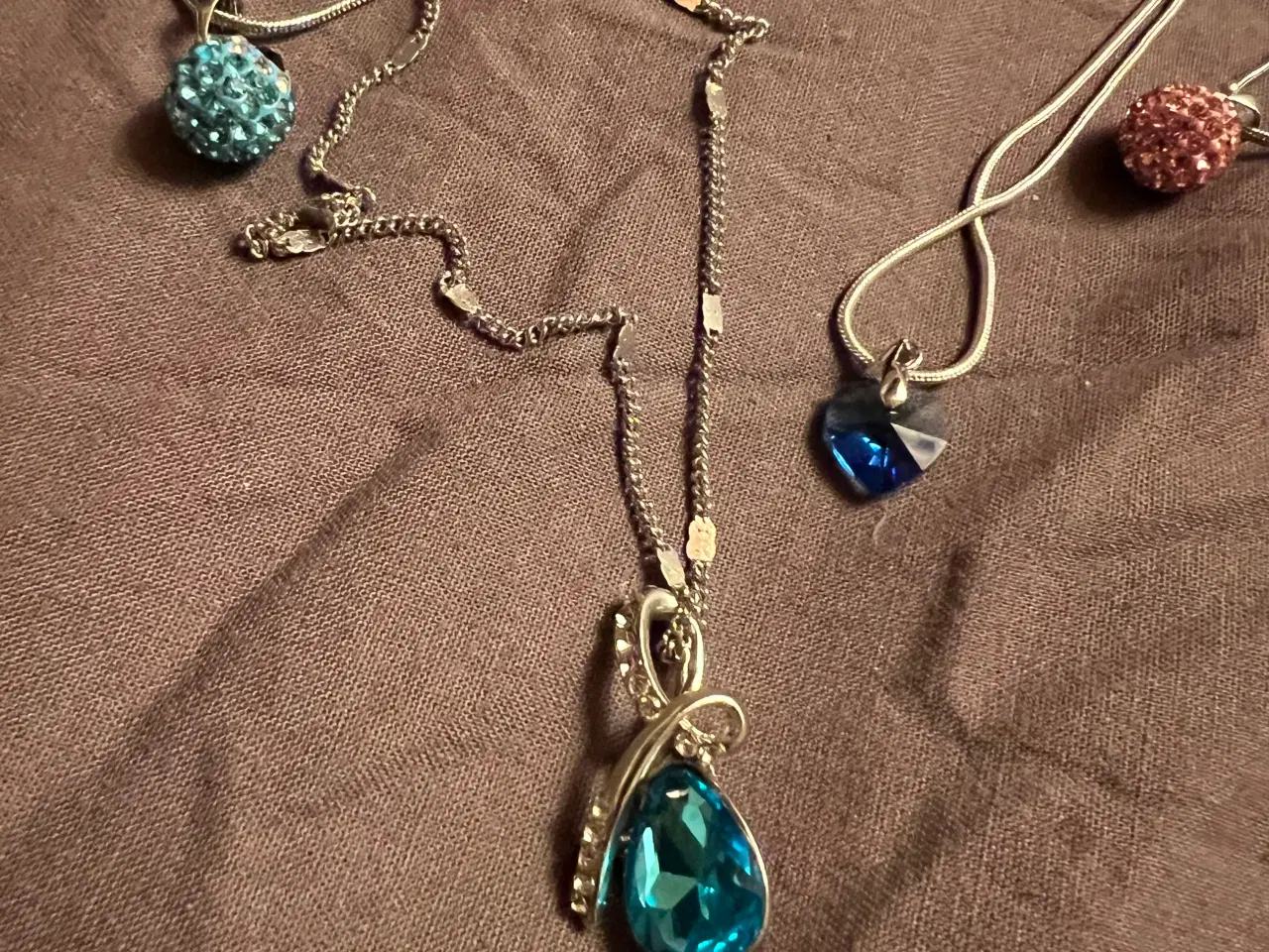 Billede 2 - Smukke nye halskæder