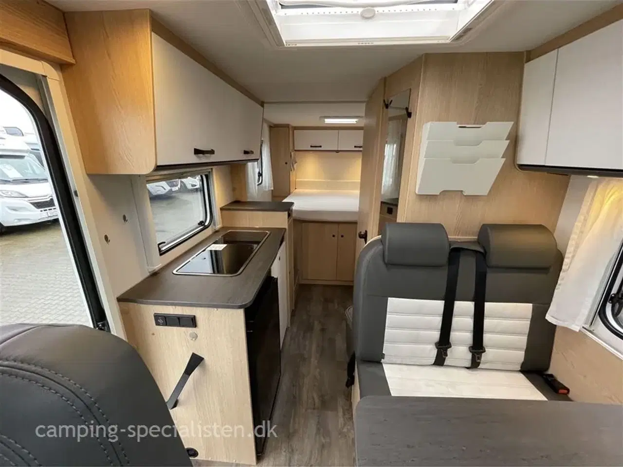 Billede 7 - 2024 - SunLight VAN V69 Adventure Edition   Står som ny - Sunlight V69 Adenture Edition 2024 model kan nu opleves hos Camping-Specialisten i Silkeborg