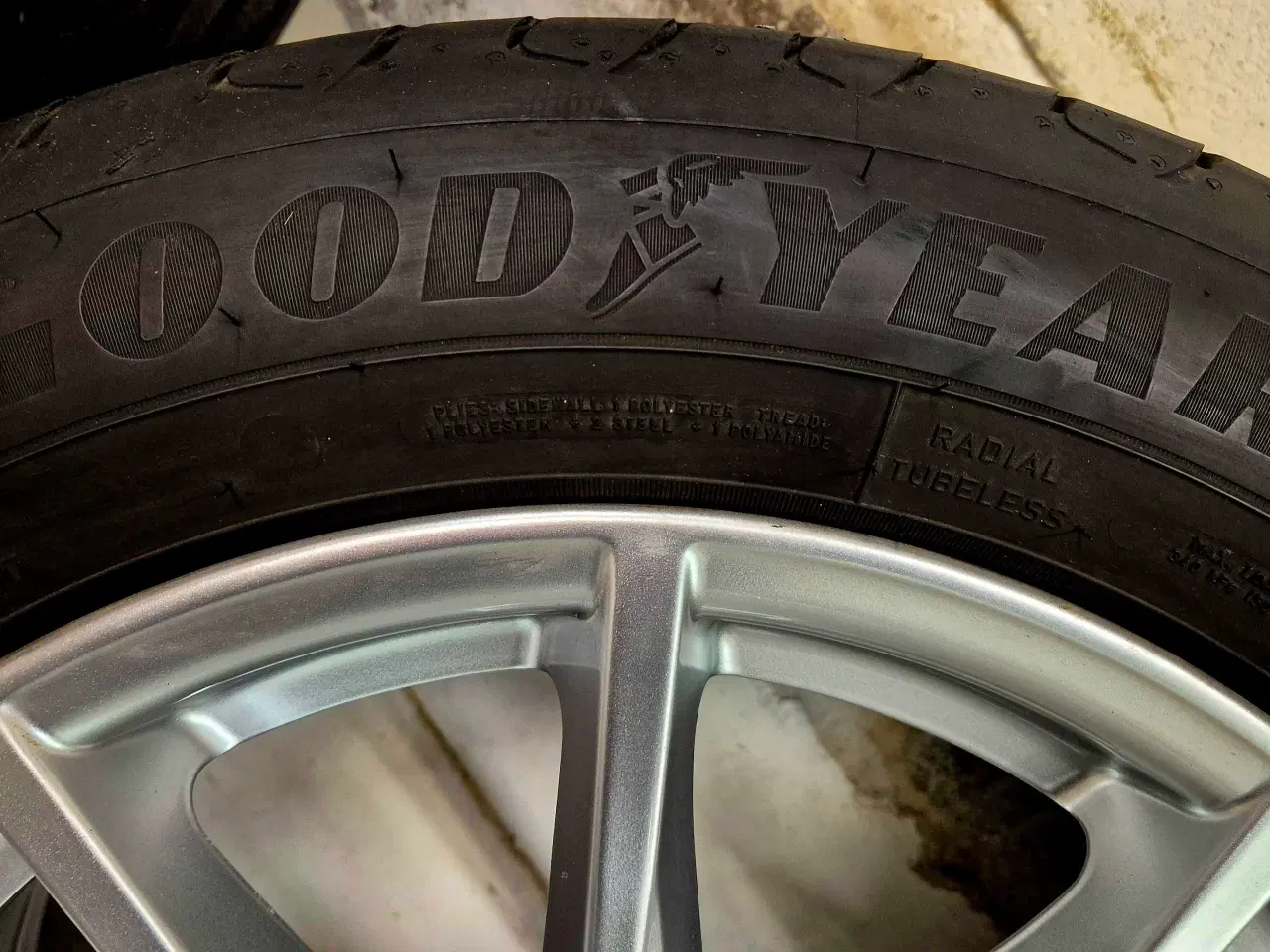 Billede 7 - BMW i4 / G30 /G31 ORIGINAL ALUFÆLGE MED SOMMERDÆK