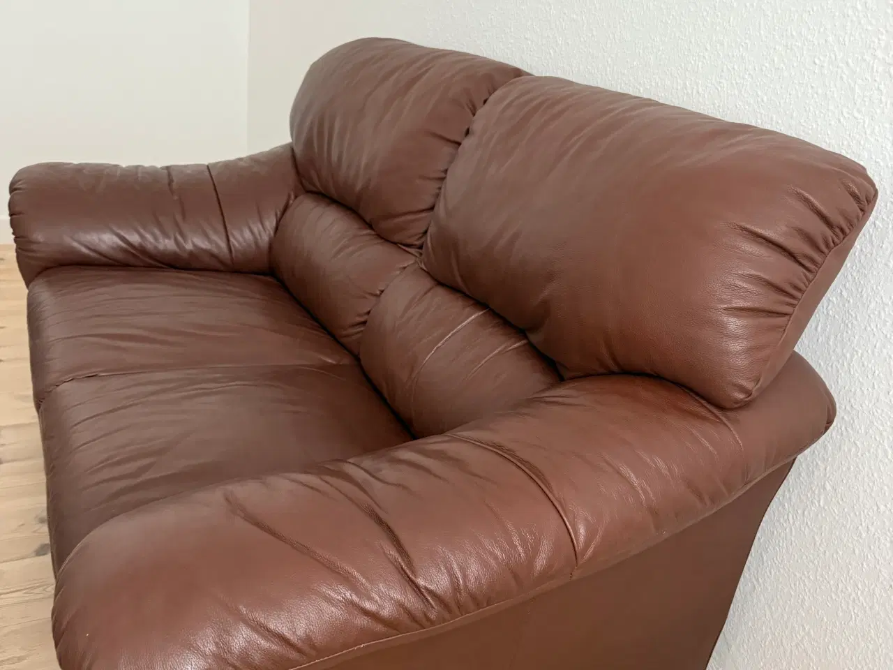 Billede 2 - Sofa i brun læder