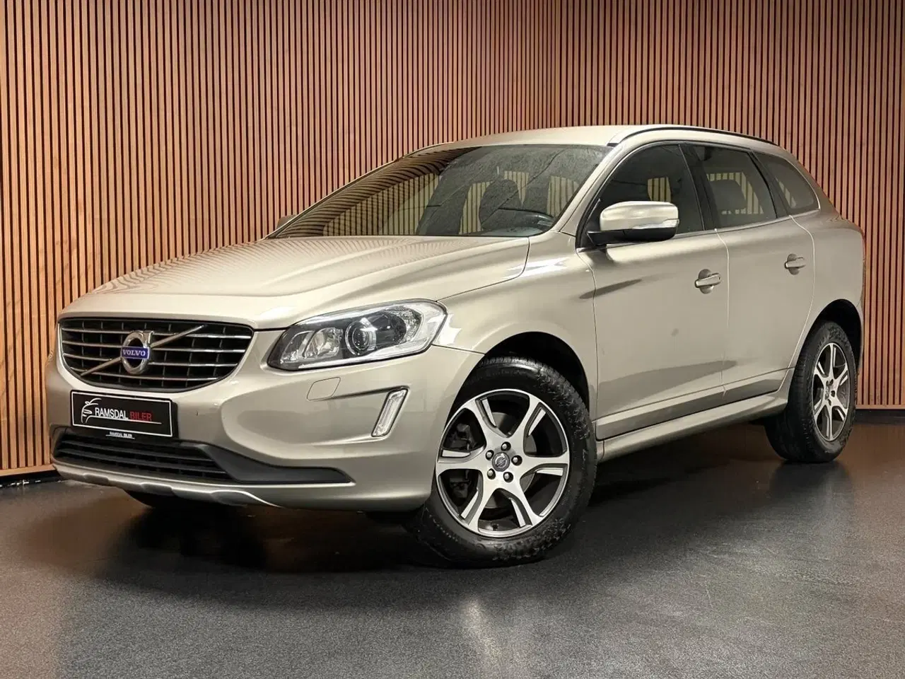 Billede 1 - Volvo XC60 2,0 D4 181 Momentum aut.