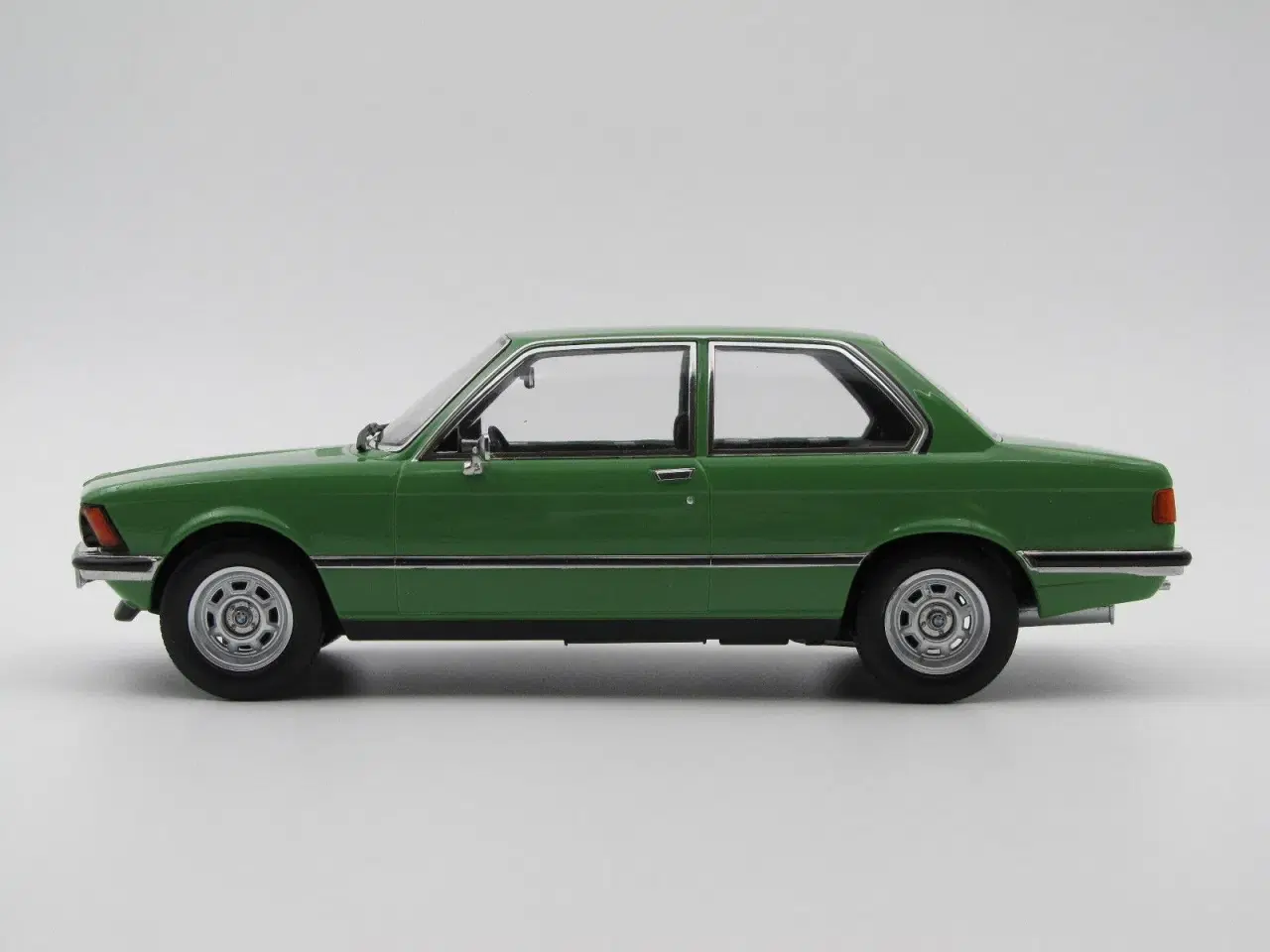 Billede 2 - 1975 BMW 318i E21 Limited Edition - 1:18