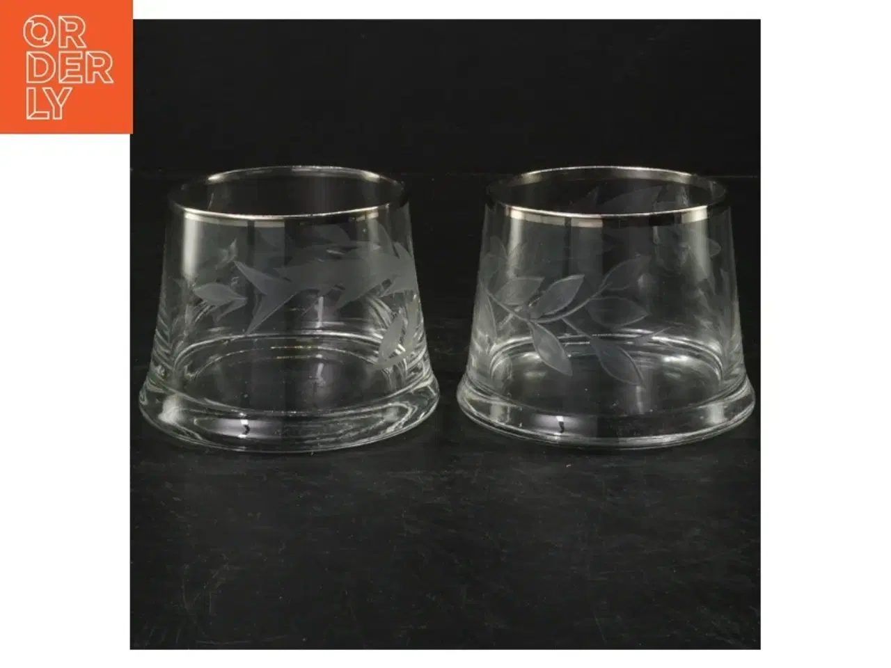 Billede 1 - To glas vaser fra Spot On (str. Ø. 8,5 cm)
