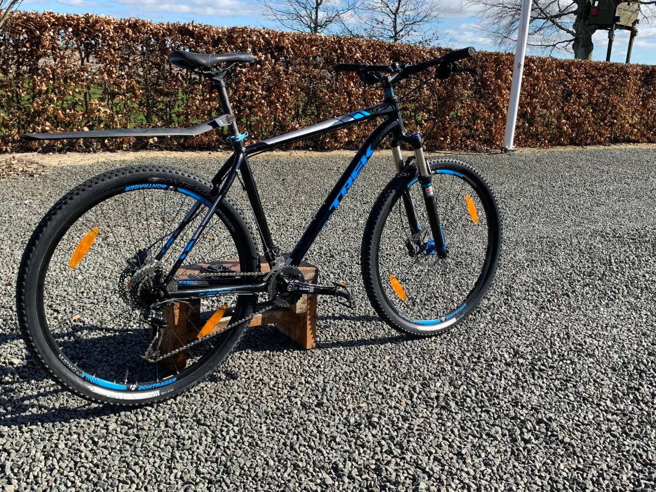 Billede 1 - Blå/sort mountainbike TREK Xcaliber 8