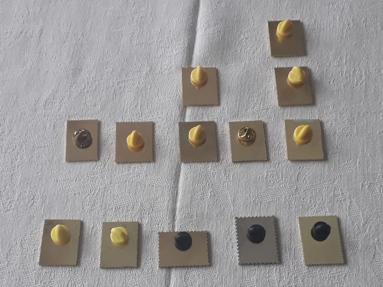 Billede 2 - Pins med julemærker