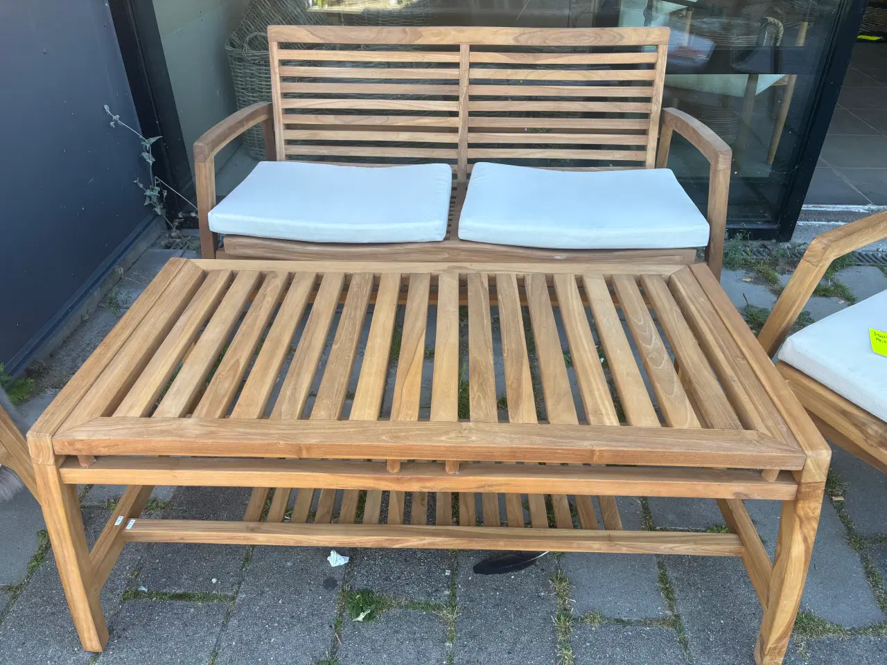 Billede 2 - Havesofa og bord i teak - sprit nyt 
