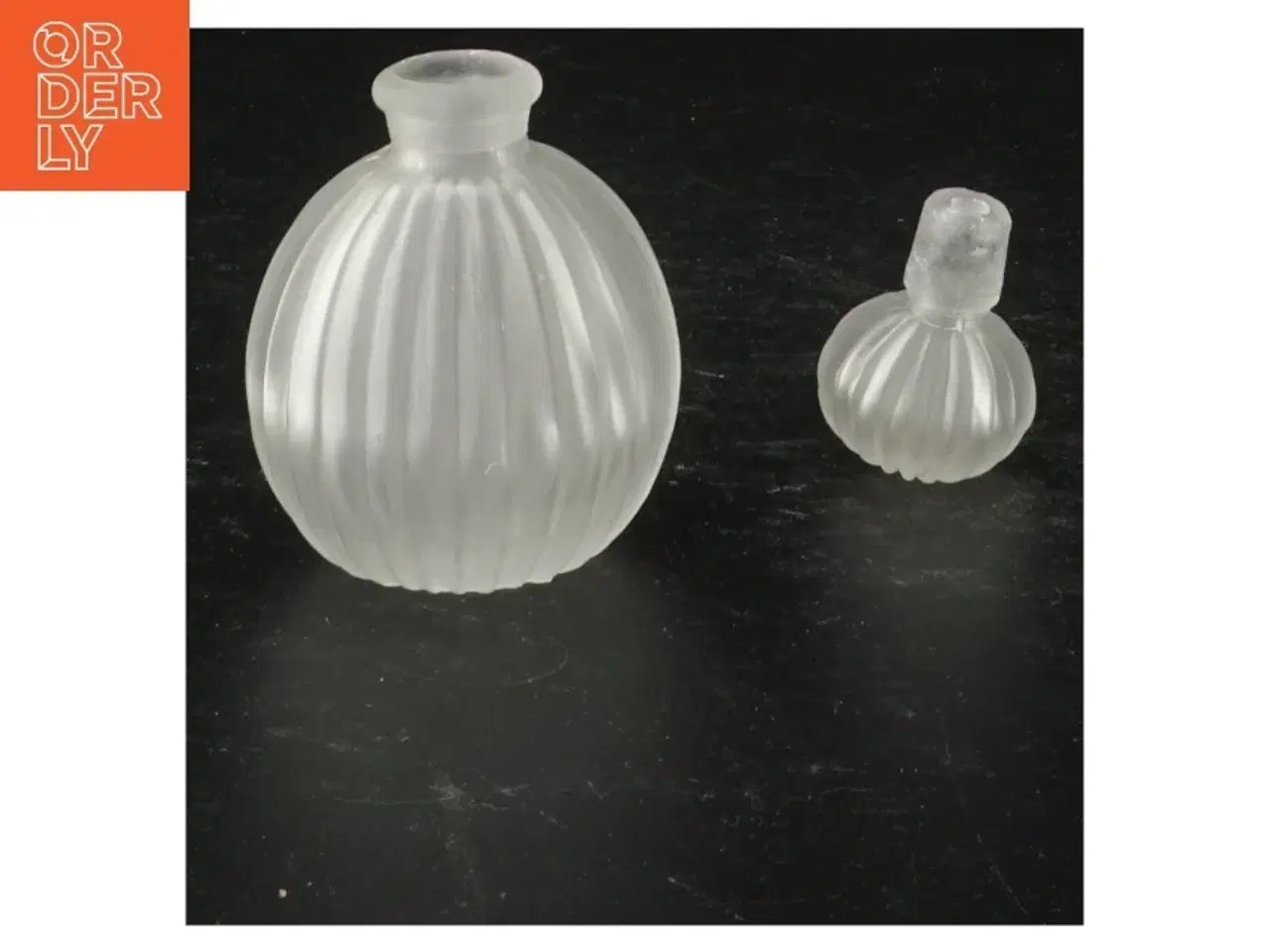 Billede 2 - Parfume flaske i matteret glas med låg (str. 8 cm)