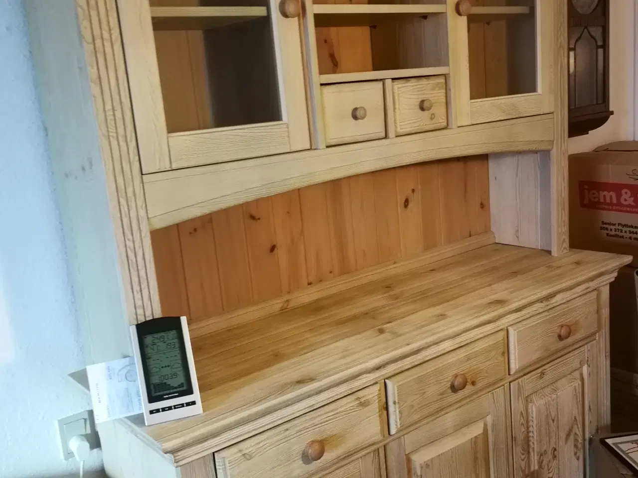 Billede 3 - Spisebord, vitrineskab, hjørneskab