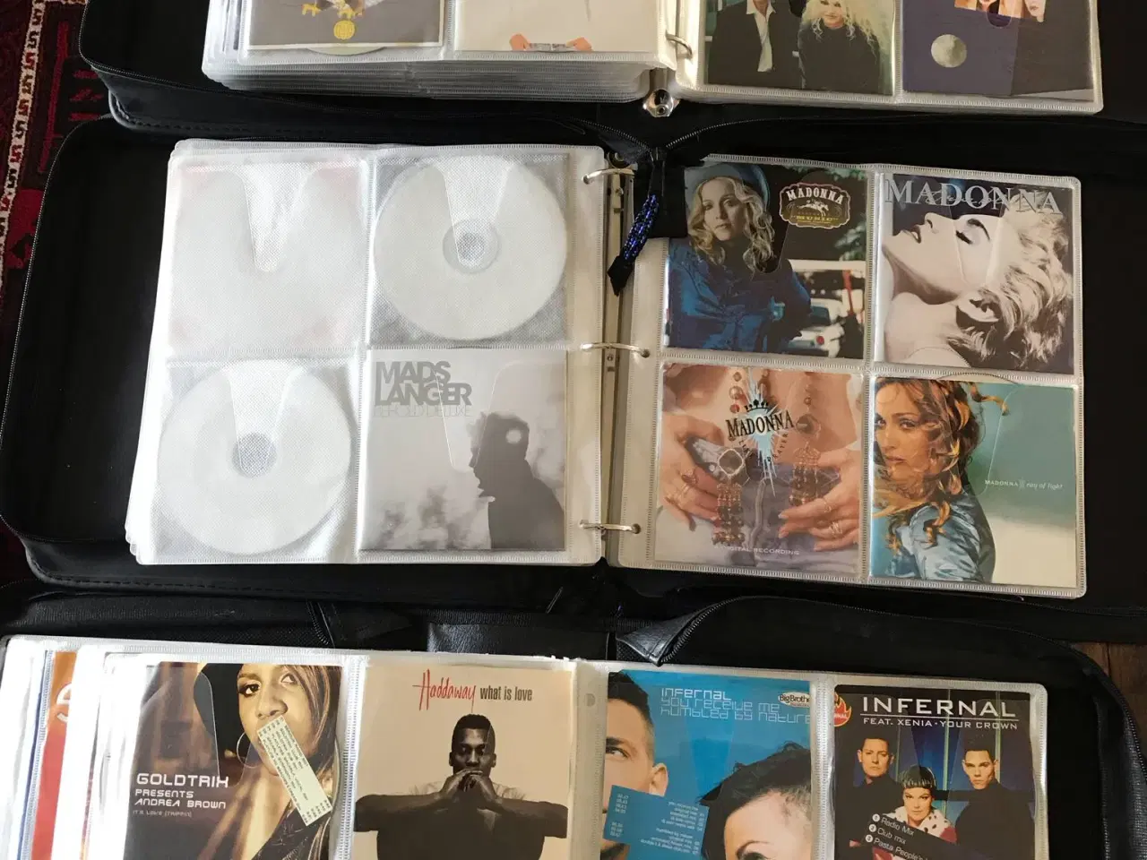 Billede 1 - 300 cd'er i 3 praktiske cd tasker 