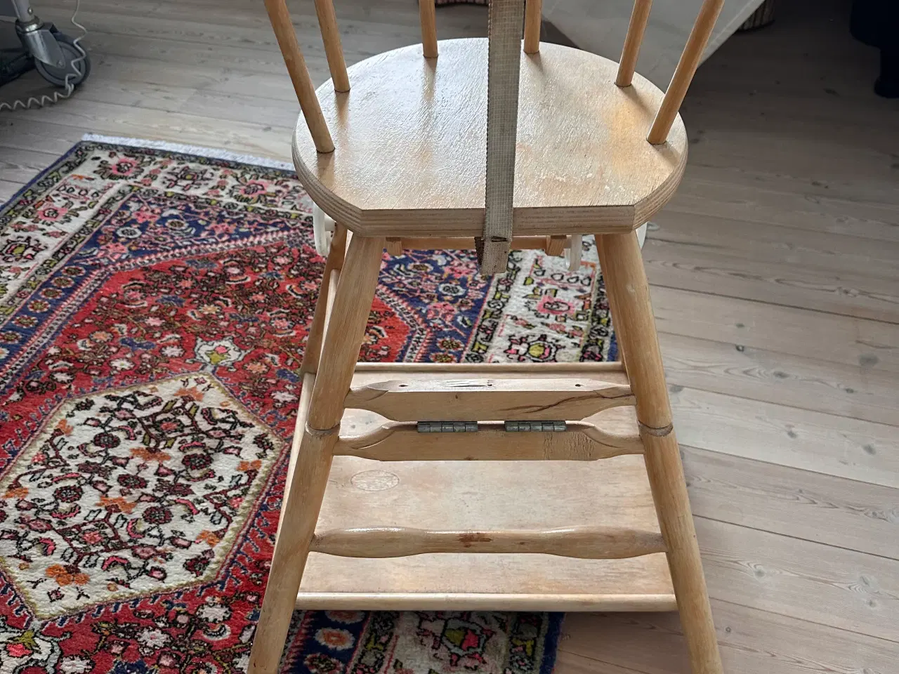Billede 1 - Gammeldags højstol 