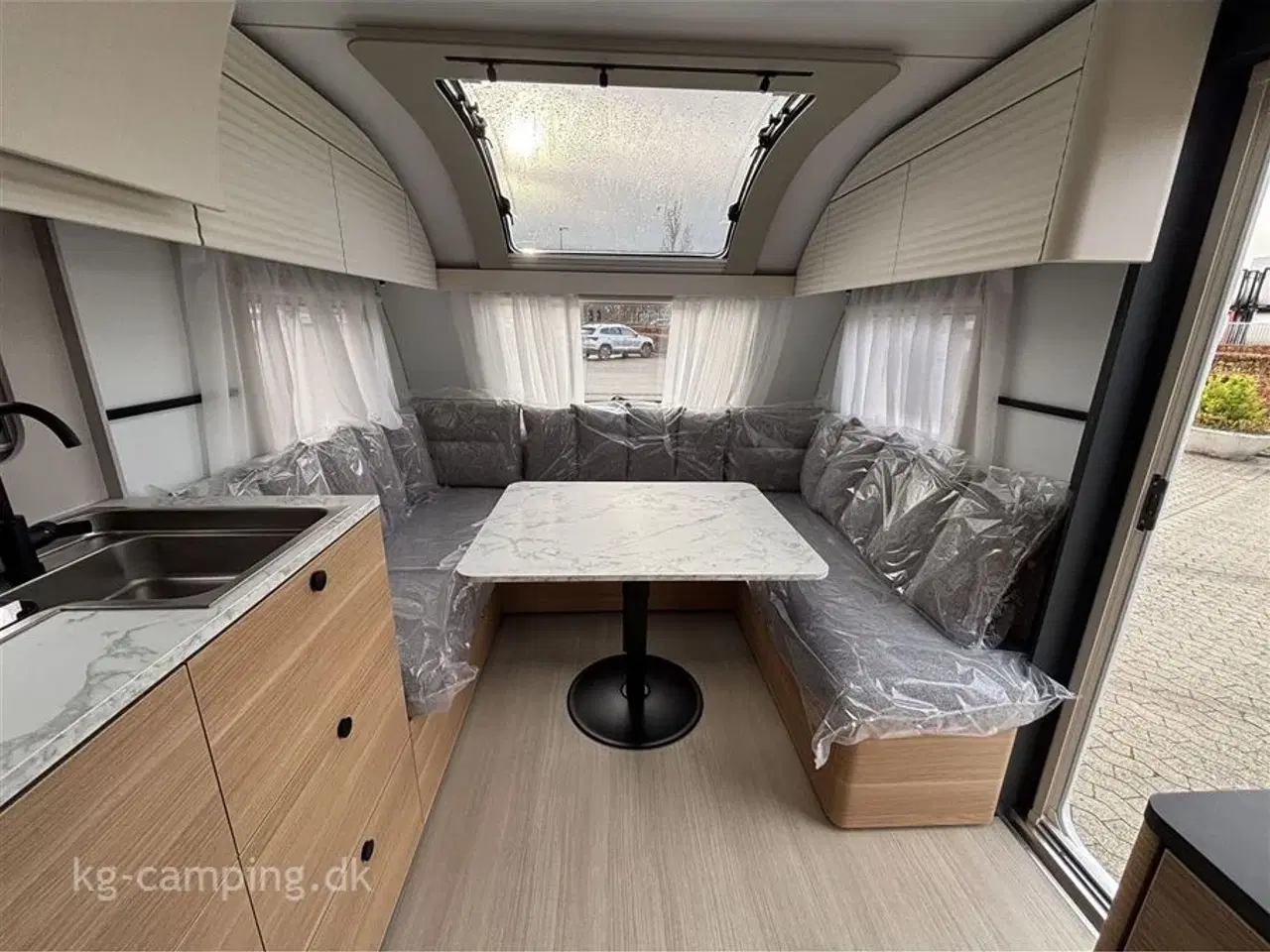 Billede 13 - 2026 - Adria Adora 663 UT Alde Den store nyhed i Adora serien. Enkeltsenge, stort baderum og med Alde centralvarme