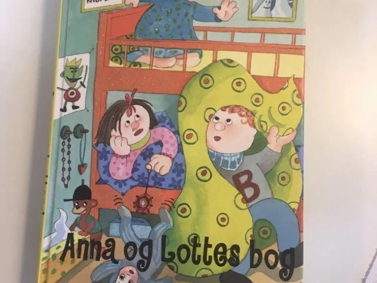 Billede 1 - Anna og Lottes bog