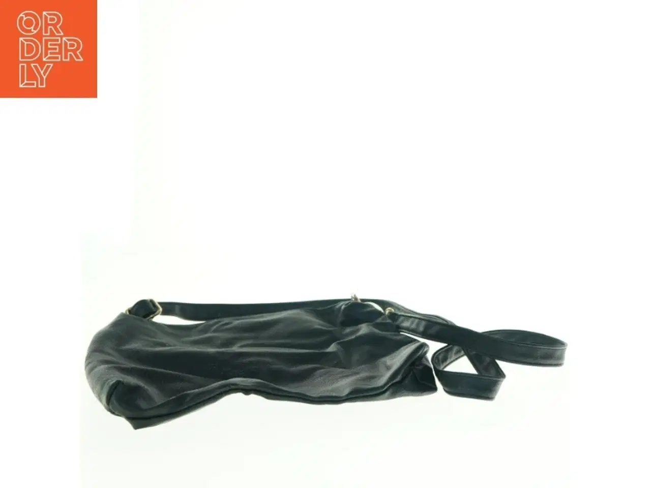 Billede 2 - Sort skuldertaske i læderlook (str. 28 x 25 cm)